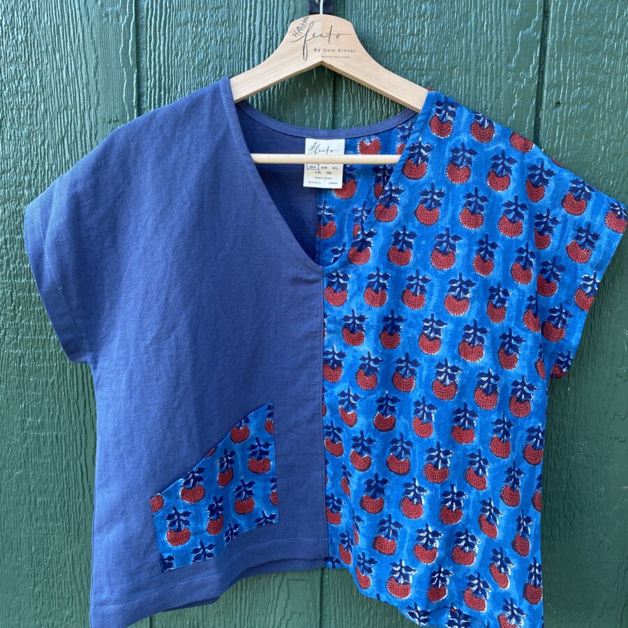Meiga Top Denim/blue with red flowers